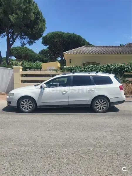 Usado VW Passat 105 CV (77 kW) 2008 Blanco Familiar