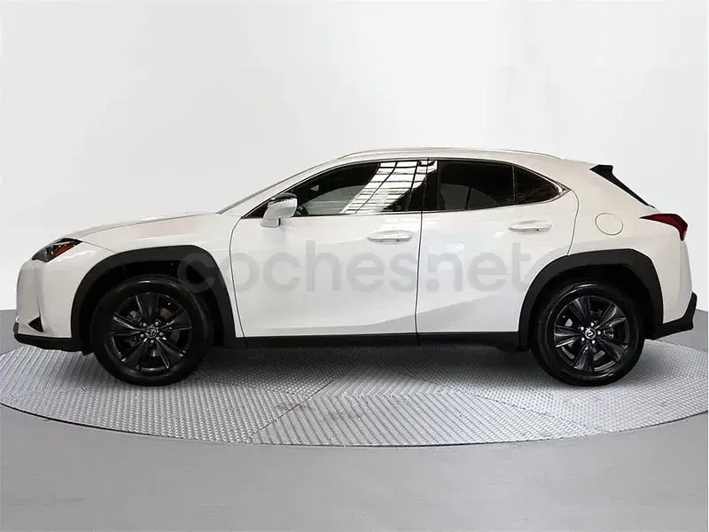 Usado Lexus UX Business Edition 184 CV (135 kW) 2023 Blanco SUV