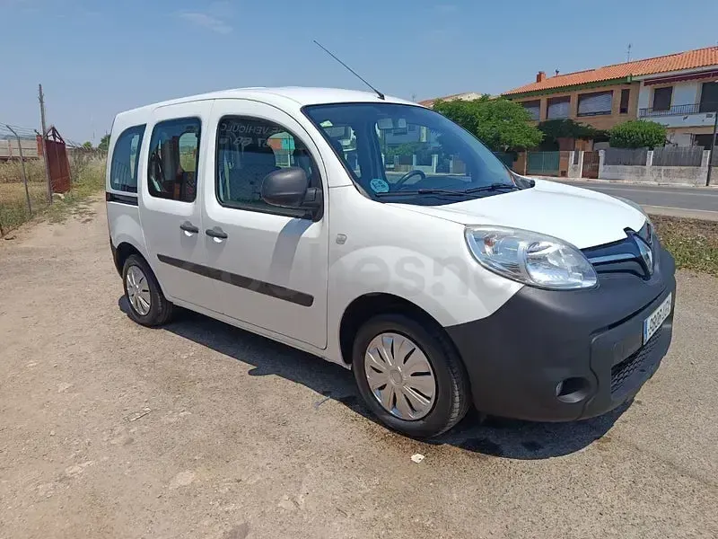Usado Renault Kangoo Edition One 95 CV (69 kW) 2021 Blanco Monovolumen