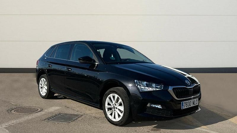 Negro Usado 2023 Skoda Scala Ambition Utilitario | 14.900 € (Precio justo) - Imagen 1/4