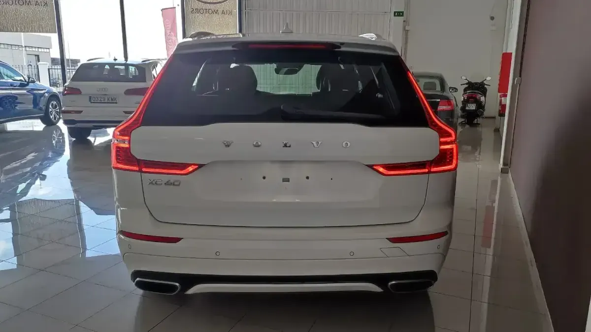 Usado Volvo XC60 R-Design 190 CV (139 kW) 2018 Blanco SUV