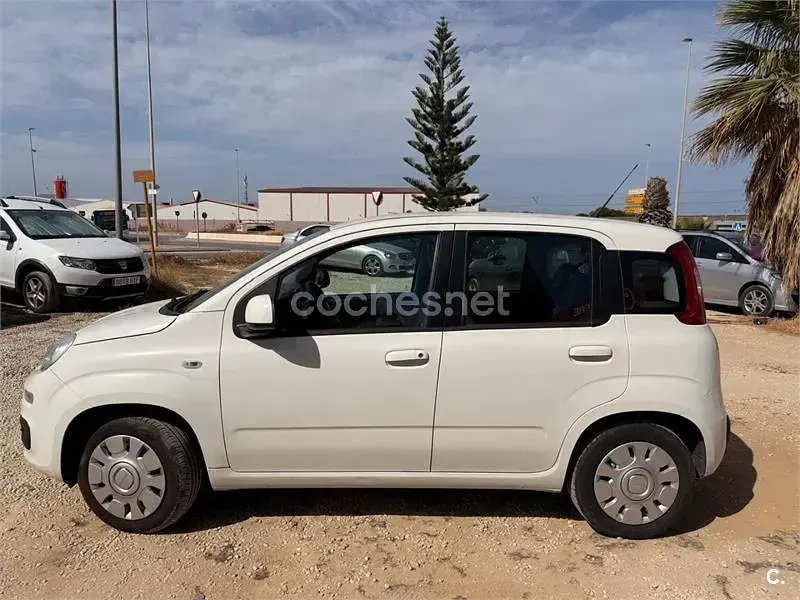 Usado Fiat Panda Lounge 69 CV (50 kW) 2018 Blanco Utilitario