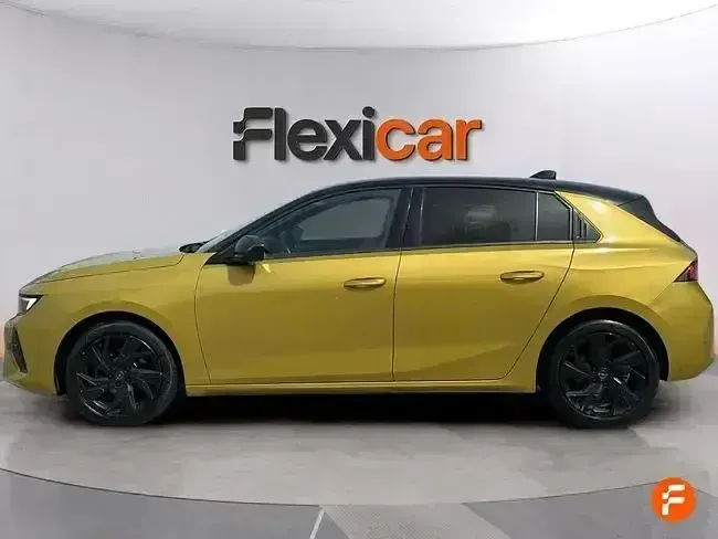 Usado Opel Astra 130 CV (95 kW) 2022 Amarillo Utilitario