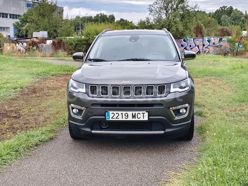 Usado Jeep Compass Limited 150 CV (110 kW) 2022 Gris / plata SUV