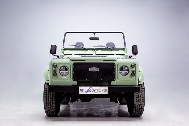 Usado Land Rover Defender 112 CV (82 kW) 1988 Verde SUV