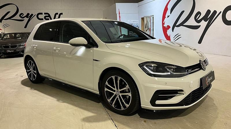 Blanco Usado 2017 VW Golf VII Advance Utilitario | 19.490 € (Precio justo) - Imagen 1/4