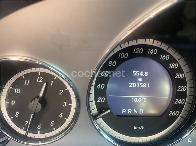 Usado Mercedes E200 Avantgarde 136 CV (100 kW) 2010 Gris / plata Familiar