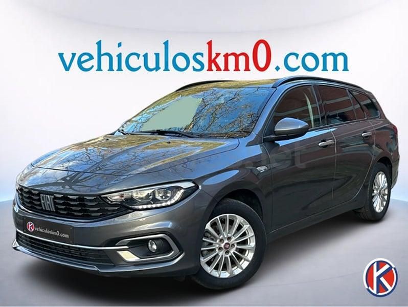 Usado Fiat Tipo Life 95 CV (69 kW) 2022 Gris / plata Familiar
