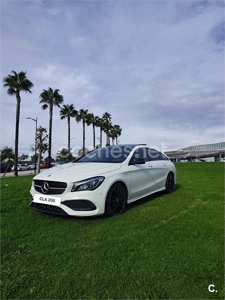 Usado Mercedes CLA200 Shooting Brake AMG line 136 CV (100 kW) 2017 Blanco Familiar