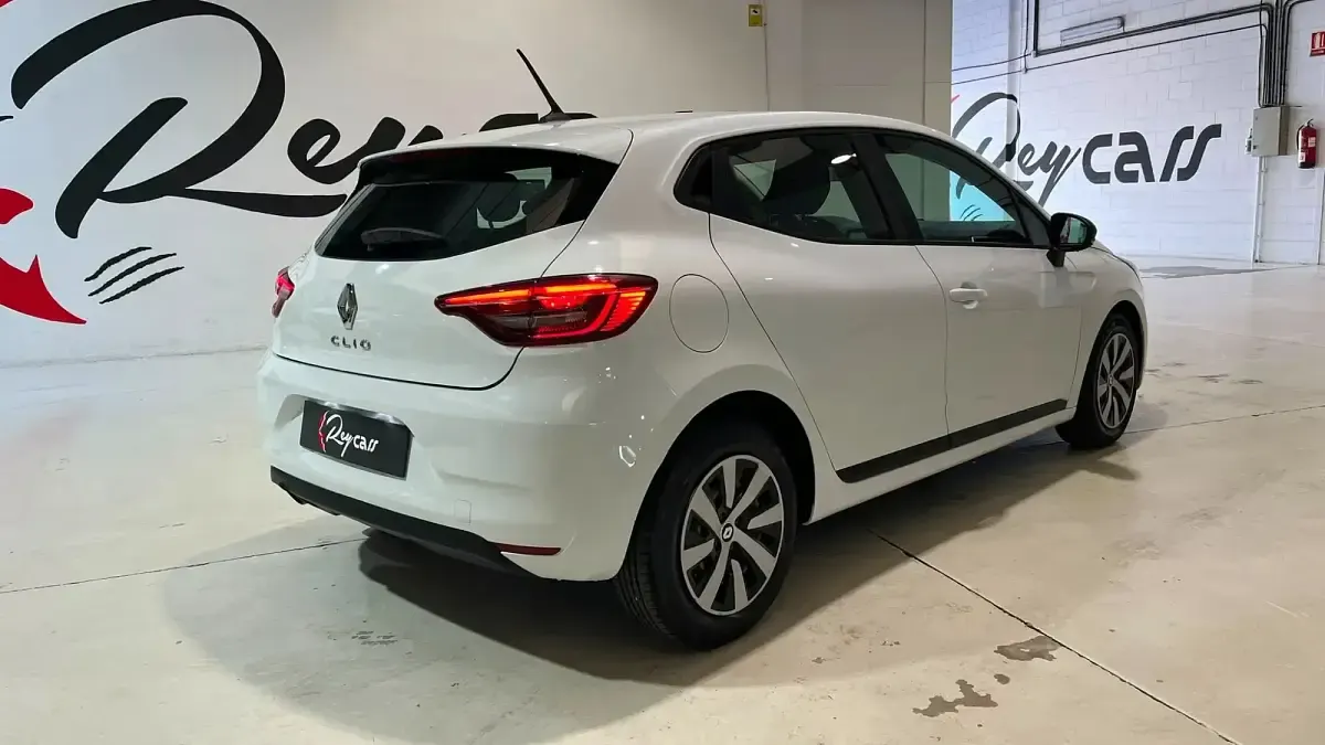 Usado Renault Clio Equilibre 101 CV (74 kW) 2023 Blanco Utilitario