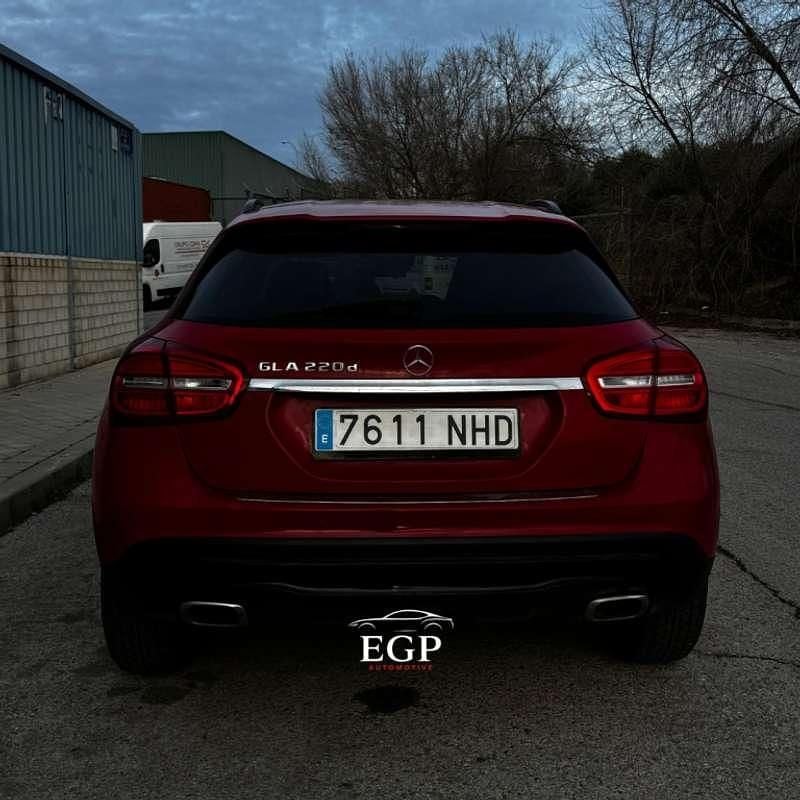 Usado Mercedes GLA220 AMG line 177 CV (130 kW) 2017 Rojo SUV