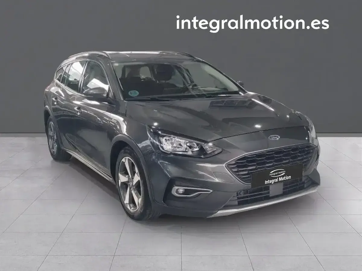 Usado Ford Focus Active 125 CV (91 kW) 2020 Gris Berlina