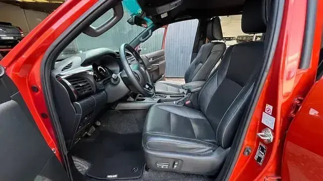 Usado Toyota HiLux 151 CV (111 kW) 2020 Naranja Pickup/Camioneta