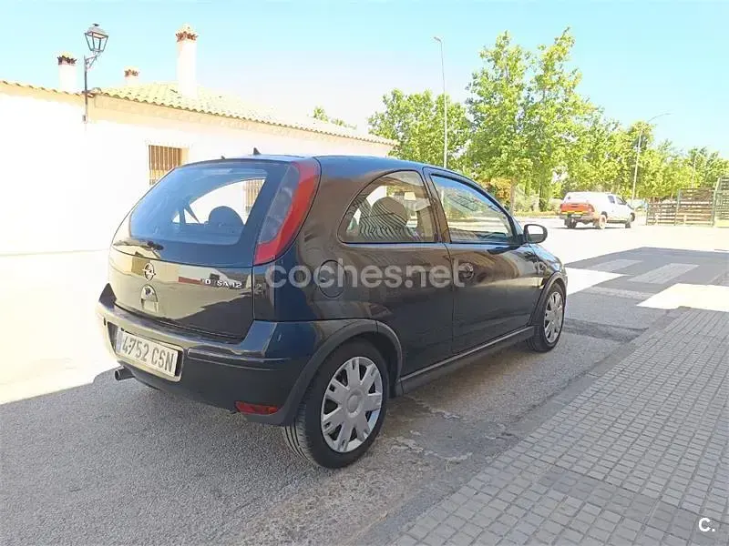 Usado Opel Corsa Edition 75 CV (55 kW) 2004 Negro Utilitario