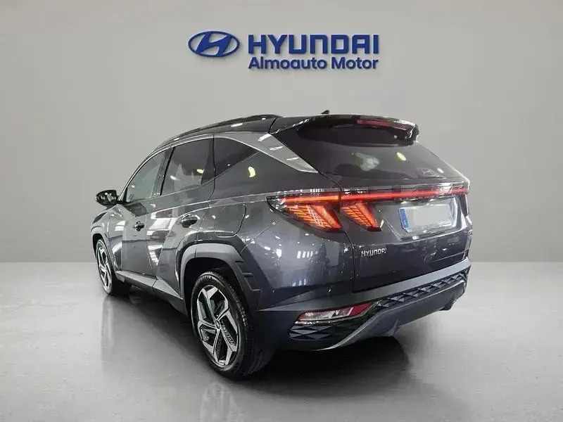 Usado Hyundai Tucson 230 CV (169 kW) 2021 Gris / plata SUV