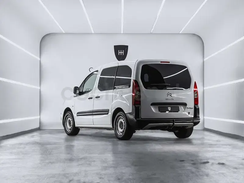 Usado Citroën Berlingo Live 100 CV (73 kW) 2018 Blanco Monovolumen