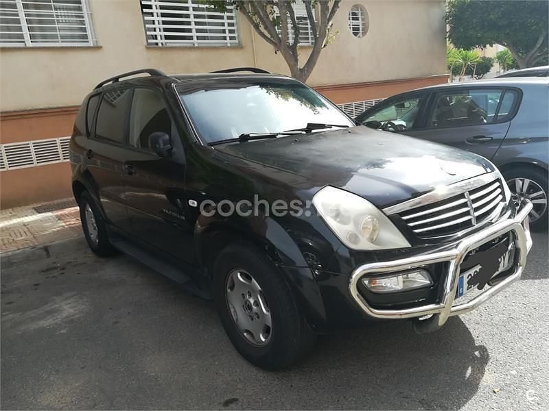 Usado Ssangyong (KGM) Rexton 165 CV (121 kW) 2005 Negro SUV