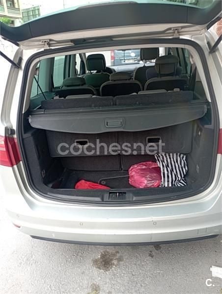 Usado Seat Alhambra Reference 140 CV (102 kW) 2013 Gris / plata Monovolumen