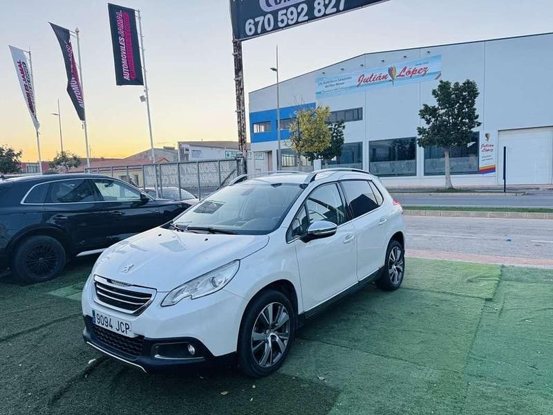 Usado Peugeot 2008 Active 92 CV (67 kW) 2015 Blanco SUV