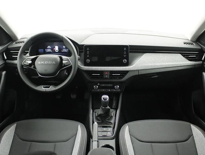 Usado Skoda Scala Selection 115 CV (84 kW) 2025 Negro Utilitario