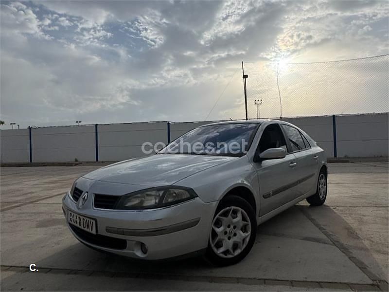 Gris / plata Usado 2005 Renault Laguna II Dynamique Berlina | 2650 € (Precio justo) - Imagen 1/4