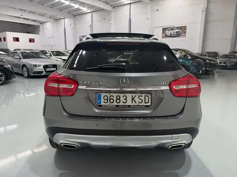 Usado Mercedes GLA220 Urban 170 CV (125 kW) 2015 Gris / plata SUV