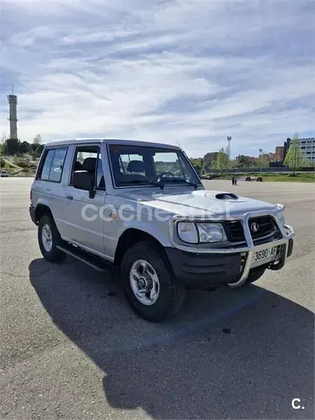 Usado Galloper Exceed 105 CV (77 kW) 2000 Gris / plata SUV