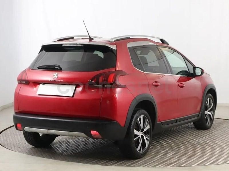 Usado Peugeot 2008 Allure 120 CV (88 kW) 2016 Rojo SUV
