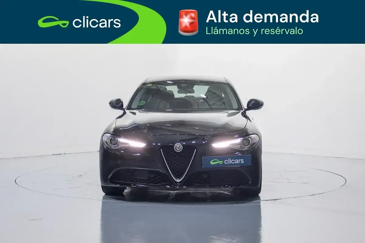 Usado Alfa Romeo Giulia 150 CV (110 kW) 2016 Negro Berlina
