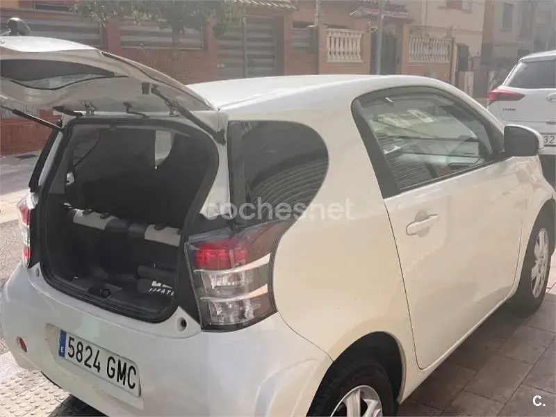 Usado Toyota iQ 68 CV (50 kW) 2009 Blanco Utilitario