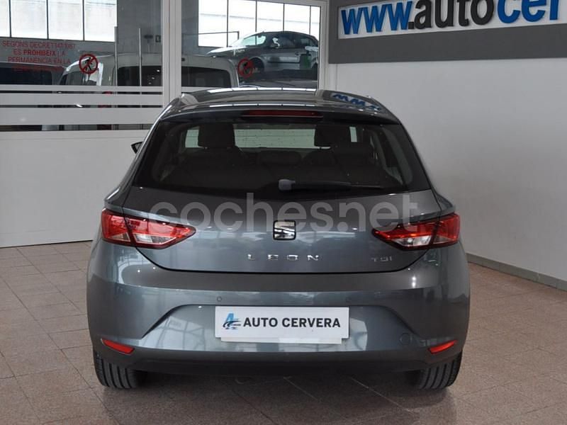 Usado Seat Leon Style 105 CV (77 kW) 2014 Gris / plata Berlina