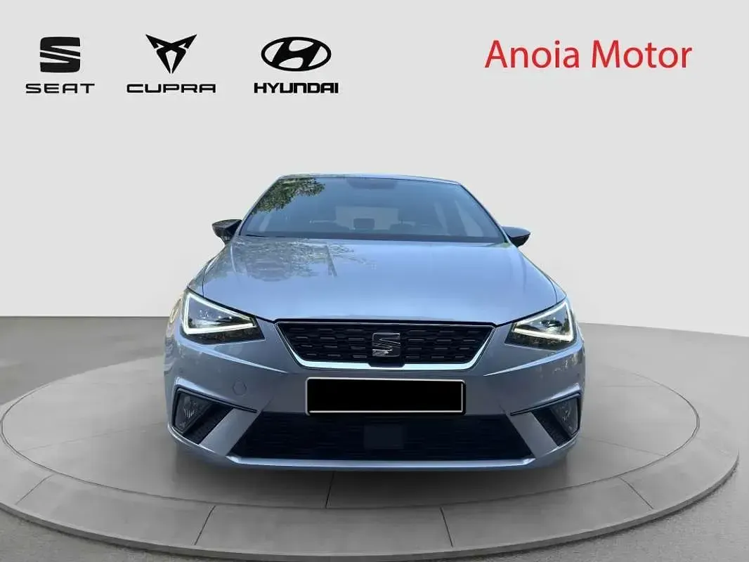 Usado Seat Ibiza XCELLENCE 95 CV (69 kW) 2020 Plateado Utilitario