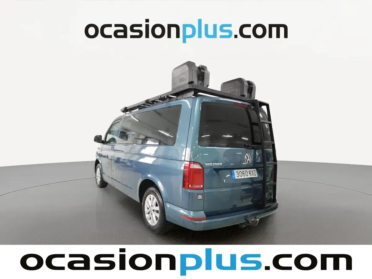 Usado VW Multivan 102 CV (75 kW) 2019 Verde Monovolumen
