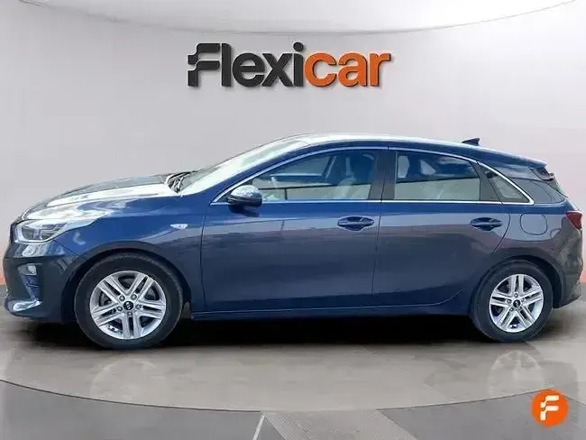 Usado Kia Ceed 140 CV (102 kW) 2020 Azul Utilitario