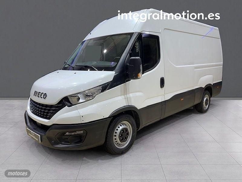 Blanco Usado 2023 Iveco Daily Van | 22.231 € (Precio justo) - Imagen 1/4