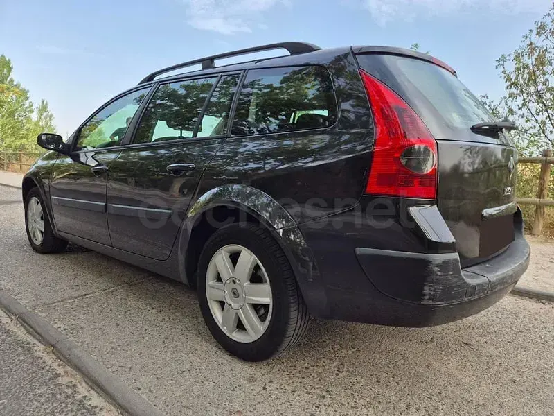 Usado Renault Mégane GrandTour Expression 100 CV (73 kW) 2005 Negro Familiar