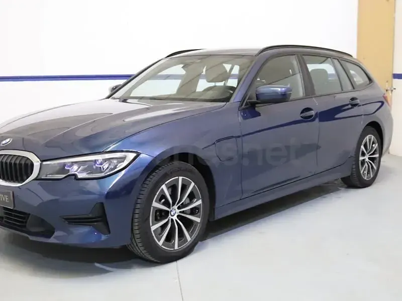 Usado BMW 330e Comfort Edition 292 CV (214 kW) 2021 Azul Familiar