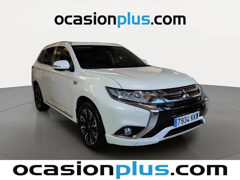 Usado Mitsubishi Outlander P-HEV 203 CV (149 kW) 2018 Blanco Pickup/Camioneta