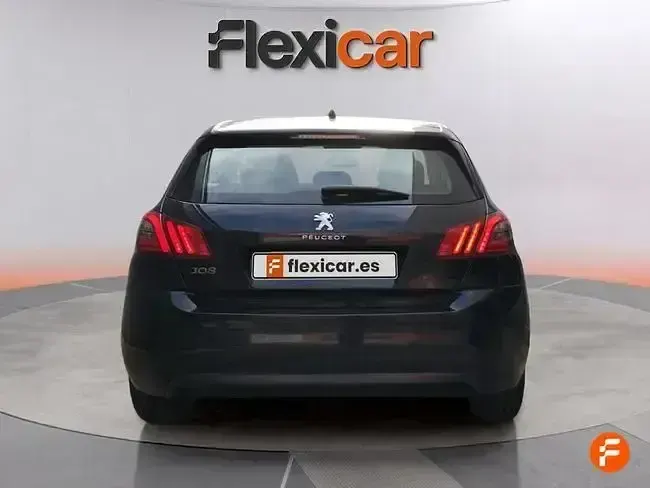 Usado Peugeot 308 Active 110 CV (80 kW) 2021 Negro