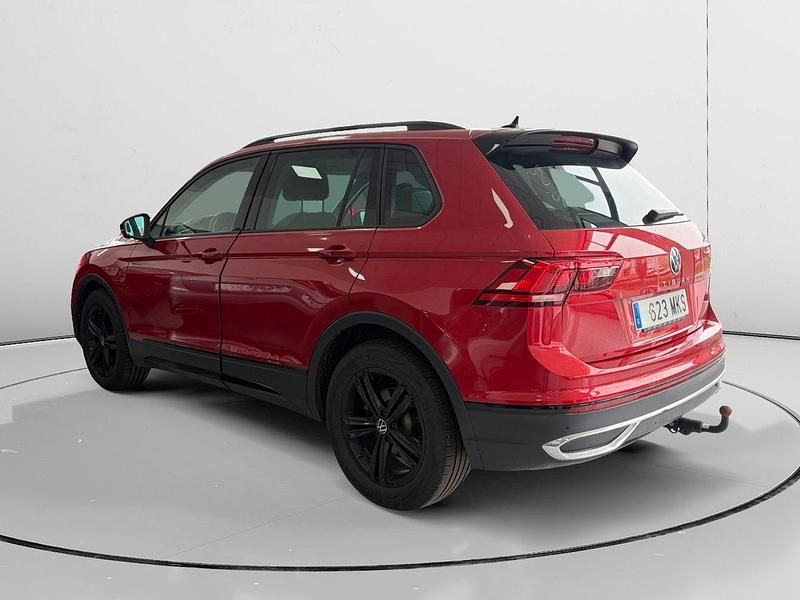 Usado VW Tiguan Sport 150 CV (110 kW) 2023 Rojo SUV