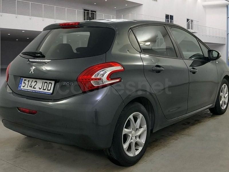 Usado Peugeot 208 Style 82 CV (60 kW) 2016 Gris / plata Utilitario