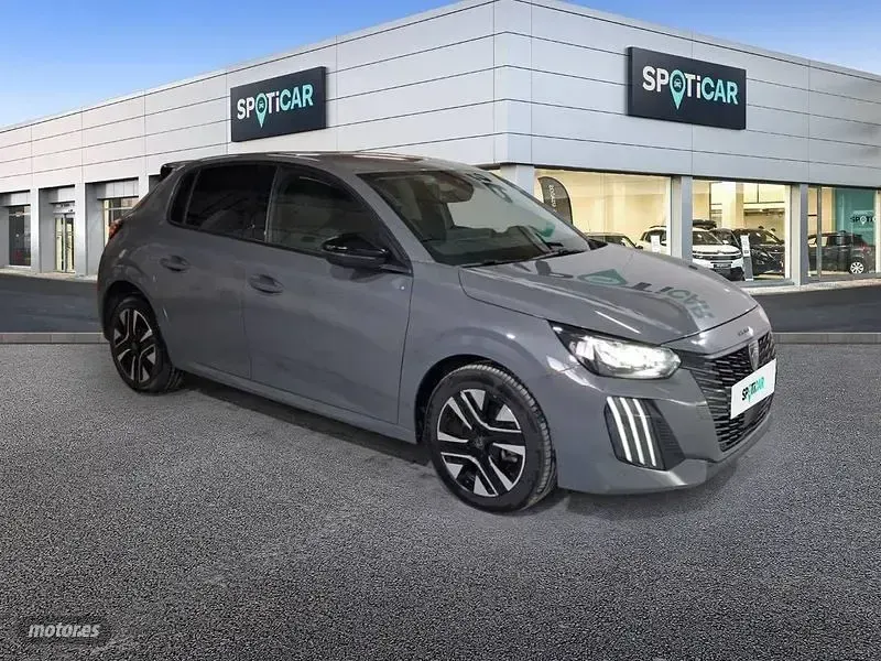 Usado Peugeot 208 Allure 110 CV (80 kW) 2025 Gris Utilitario