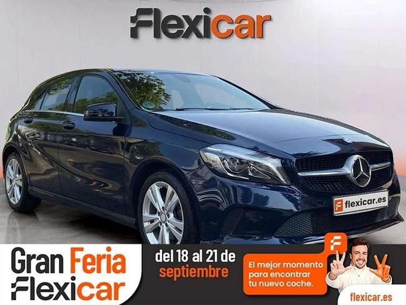 Azul Usado 2017 Mercedes A180 Urban Utilitario | 16.490 € (Precio justo) - Imagen 1/4