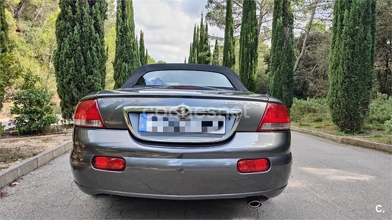 Usado Chrysler Sebring Cabriolet Touring 141 CV (103 kW) 2005 Gris / plata Descapotable