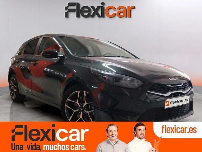 Gris Usado 2023 Kia Ceed GT-Line Utilitario | 21.290 € (Un poco caro) - Imagen 1/4