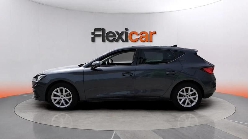 Usado Seat Leon Style 131 CV (96 kW) 2023 Gris Berlina