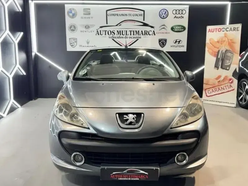 Usado Peugeot 207 CC Sport 110 CV (80 kW) 2009 Gris / plata Descapotable