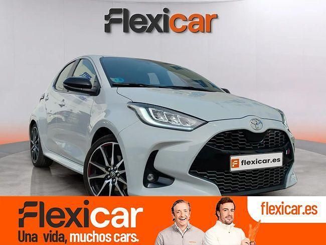 Blanco Usado 2024 Toyota Yaris Hybrid Sport Berlina | 23.390 € (Un poco caro) - Imagen 1/4
