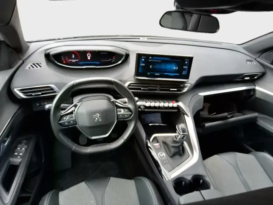 Usado Peugeot 3008 Allure 131 CV (96 kW) 2024 Blanco SUV