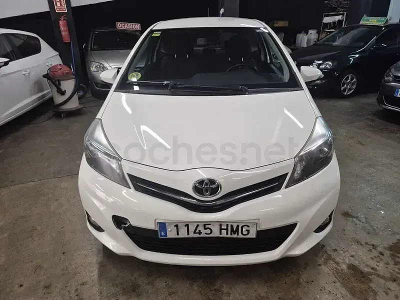 Usado Toyota Yaris Active 90 CV (66 kW) 2012 Blanco Utilitario